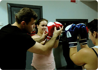 Тренировки по боксу в Минске для девушек и женщин. Женские тренировки, женские группы. Фитбокс.